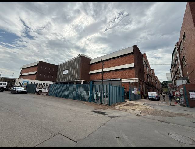 11,000M² WAREHOUSE TO LET IN MOBENI